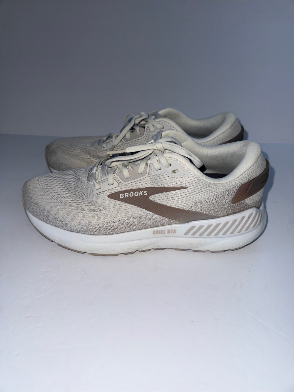 Brooks Women's Ariel GTS Running Shoes - Beige/Taupe Accents
